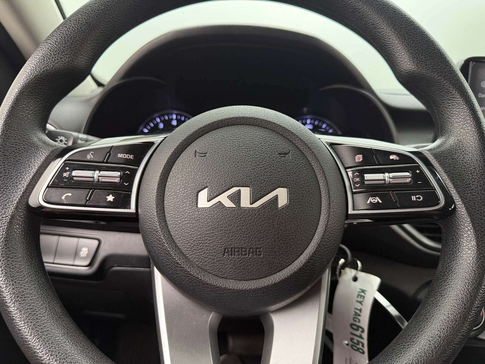 Thumbnail: 2023 Kia Forte - 5