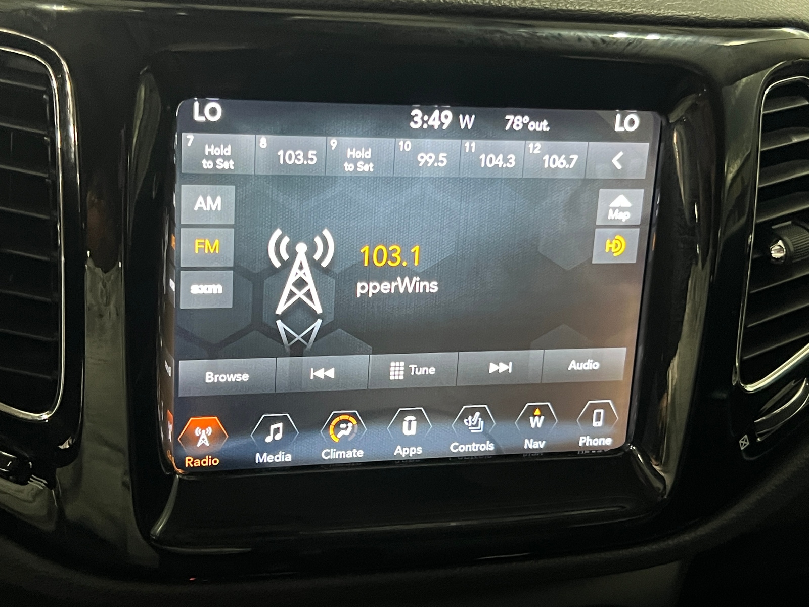 Thumbnail: 2018 Jeep Compass - 3