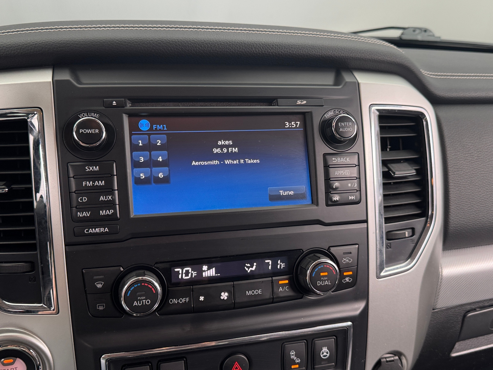 Thumbnail: 2018 Nissan Titan - 4
