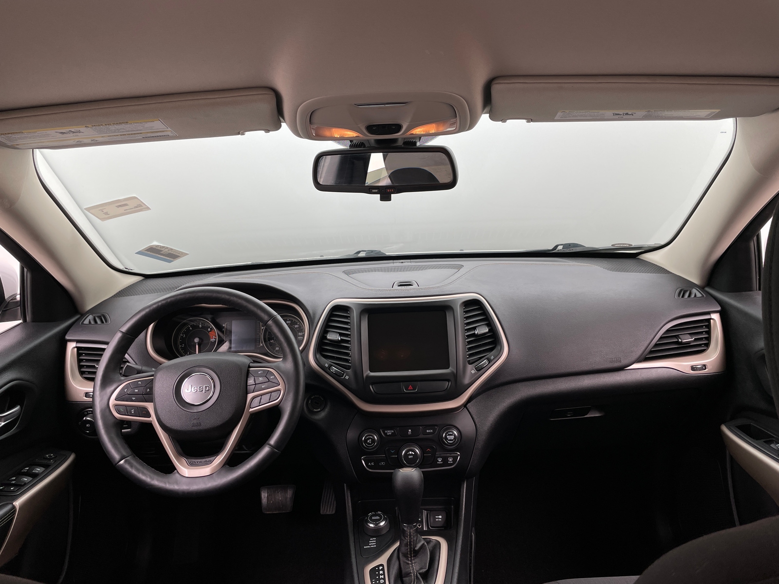 Thumbnail: 2017 Jeep Cherokee - 3
