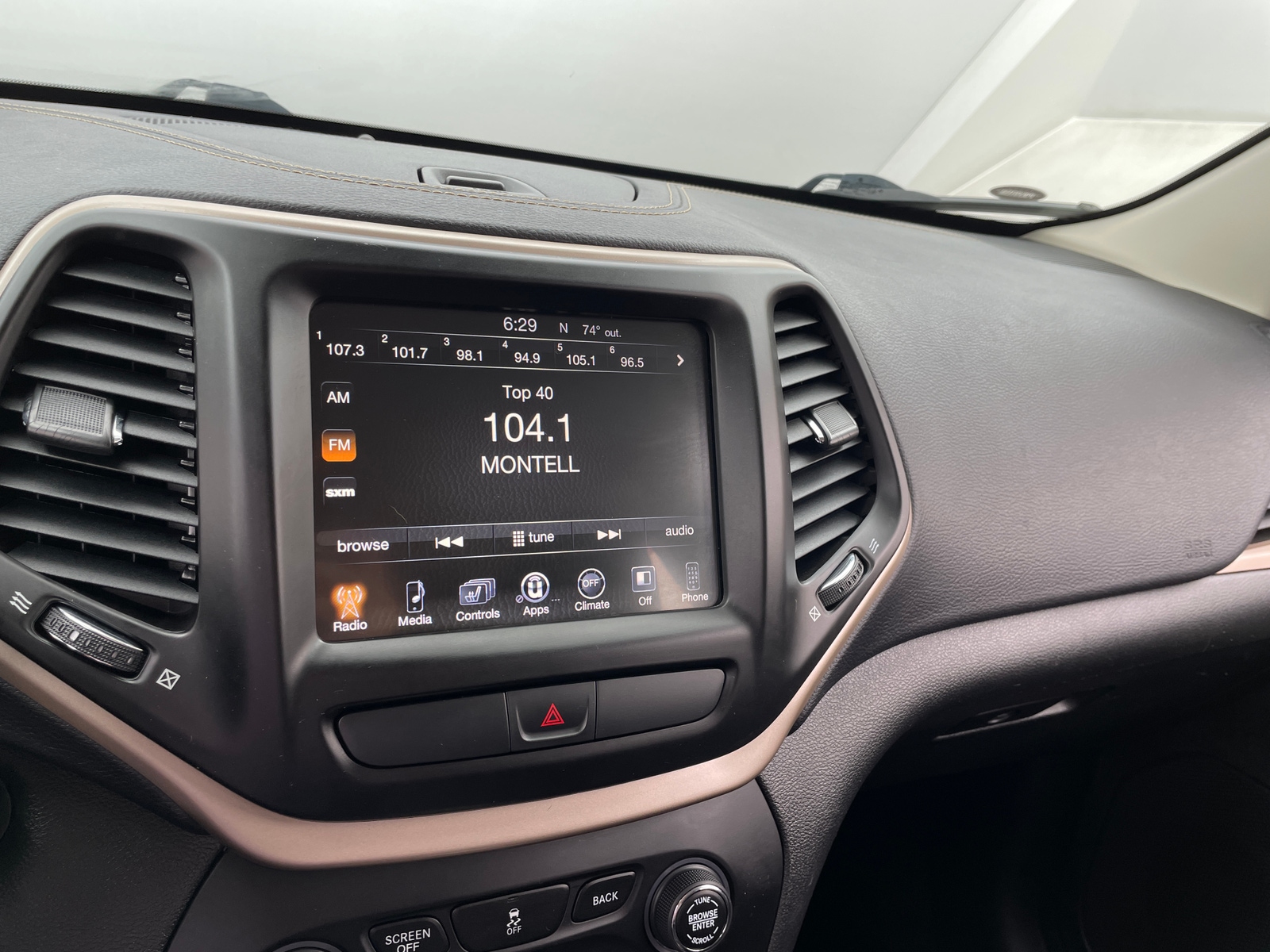 Thumbnail: 2017 Jeep Cherokee - 4