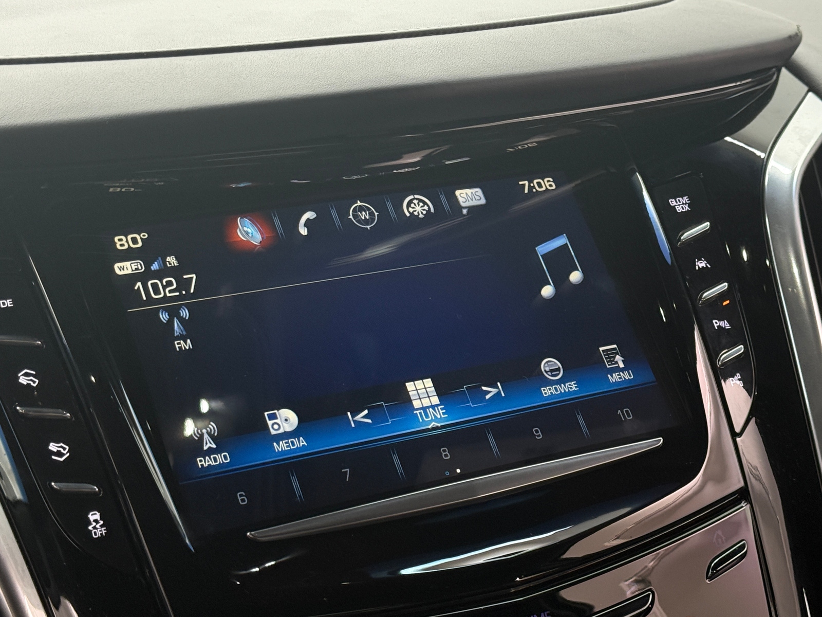 Thumbnail: 2019 Cadillac Escalade - 3