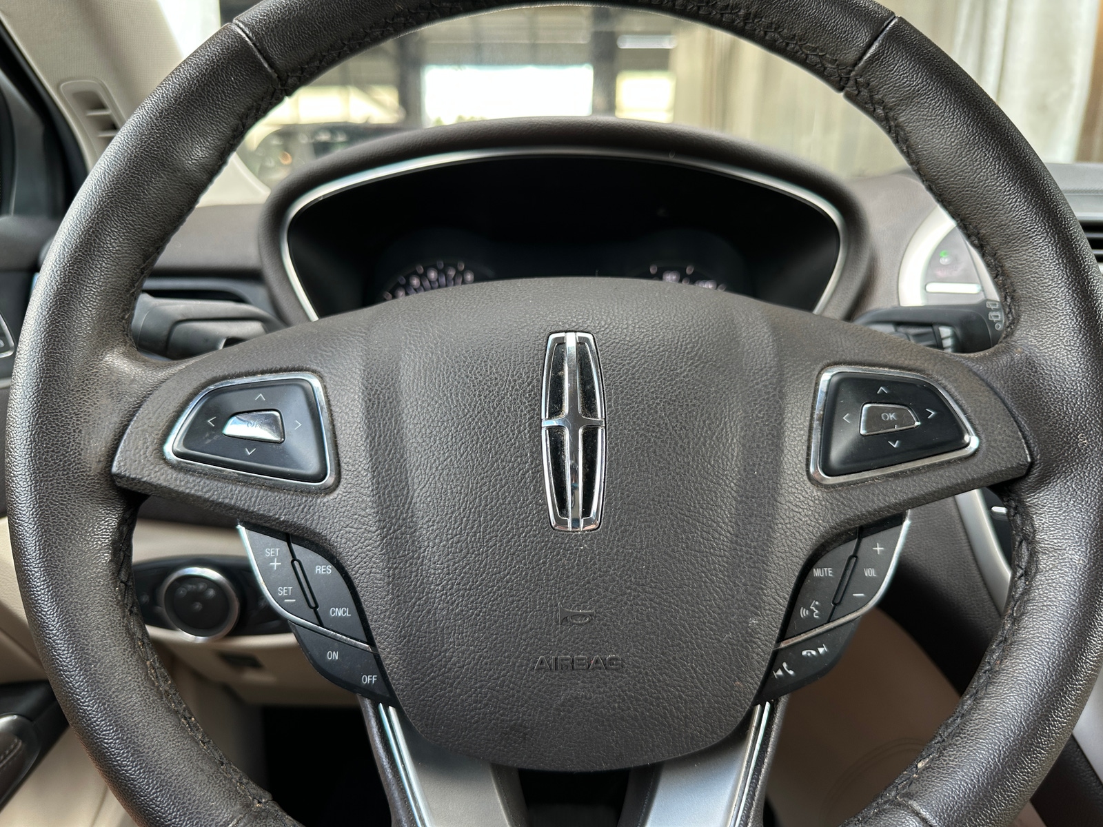 Thumbnail: 2019 Lincoln MKC - 4