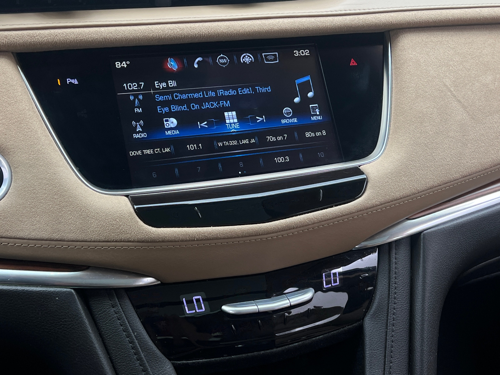 Thumbnail: 2017 Cadillac XT5 - 3