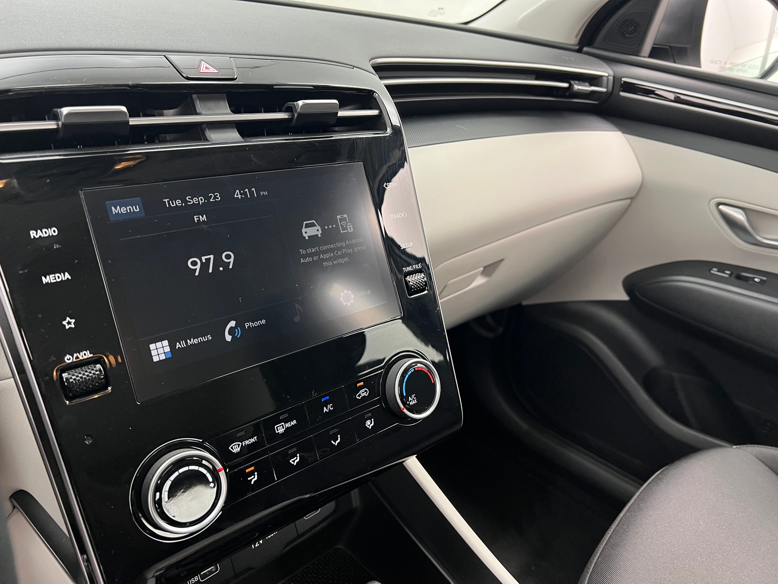 Thumbnail: 2024 Hyundai Tucson - 4