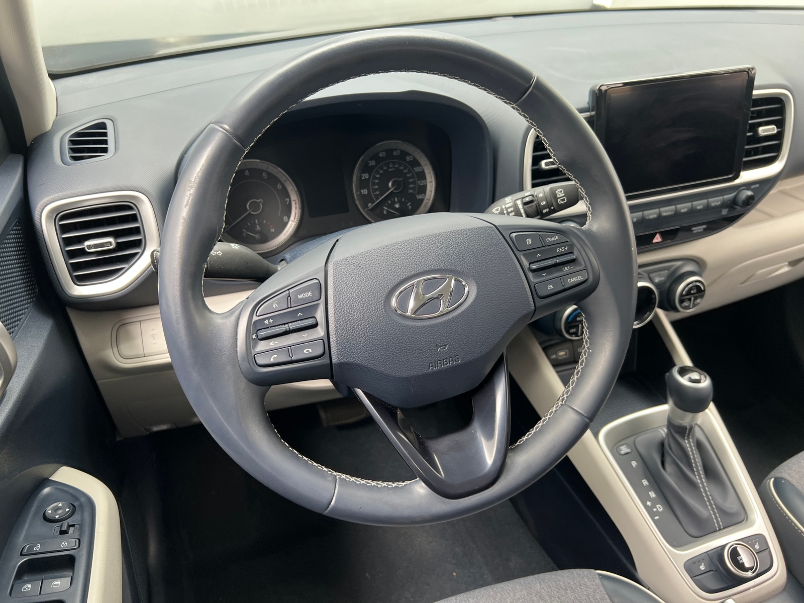 Thumbnail: 2022 Hyundai Venue - 5
