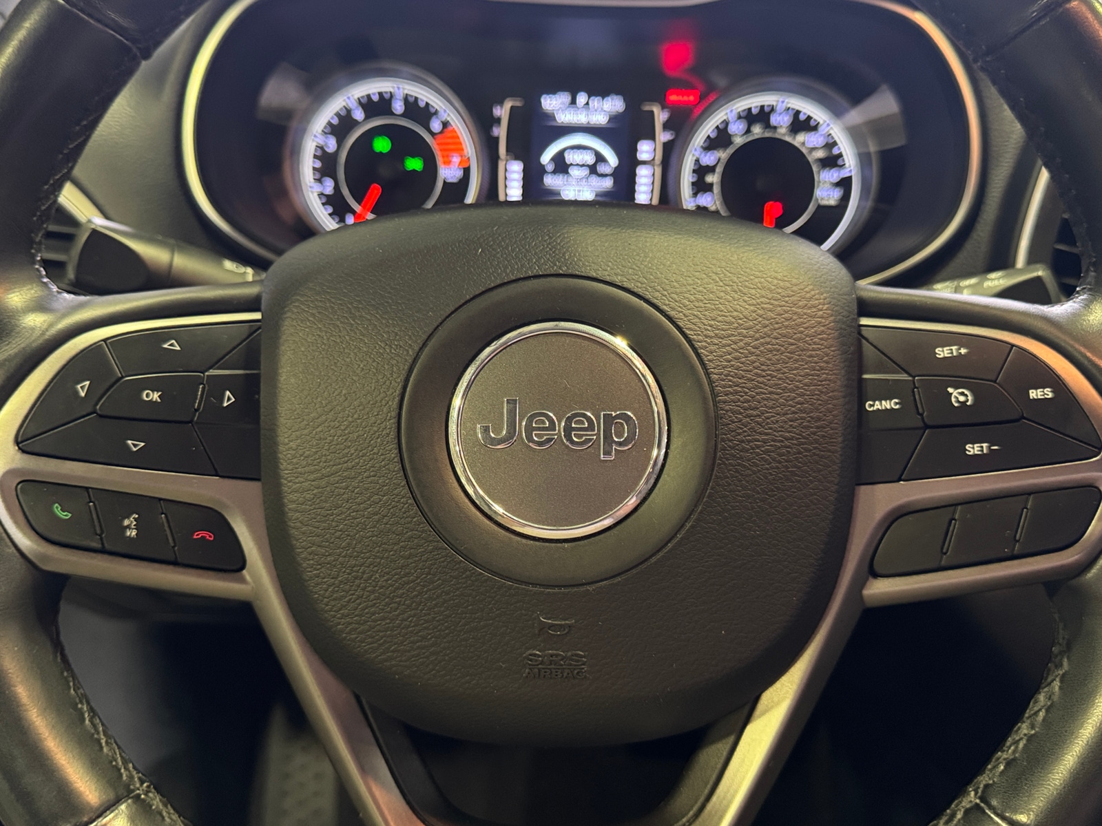 Thumbnail: 2019 Jeep Cherokee - 5