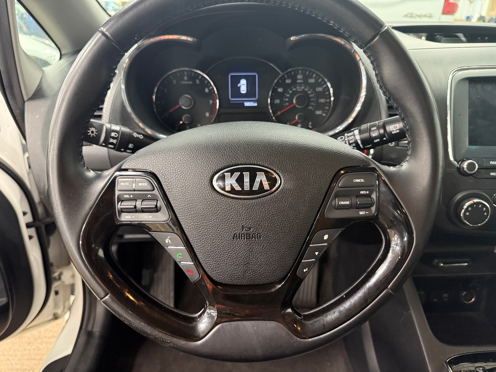 Thumbnail: 2017 Kia Forte - 4