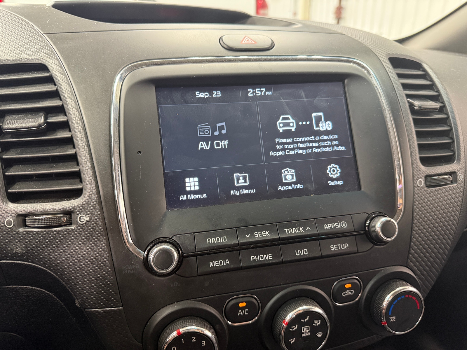 Thumbnail: 2017 Kia Forte - 3