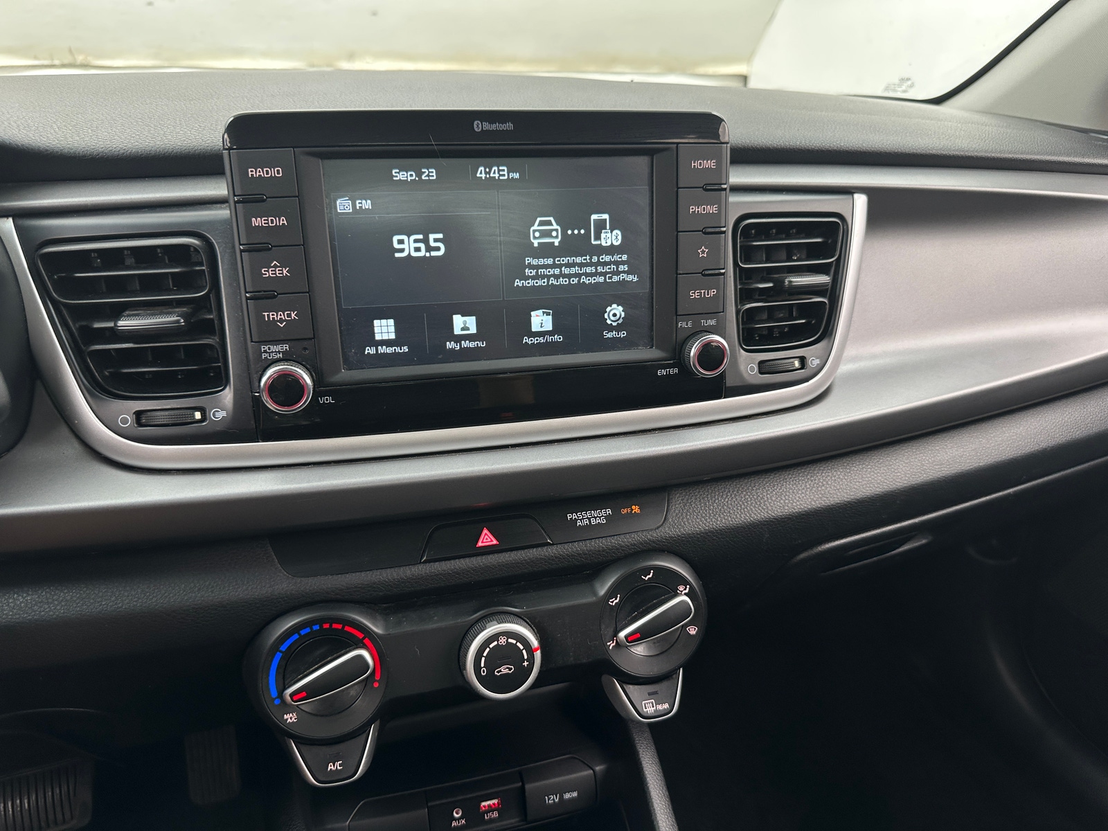 Thumbnail: 2020 Kia Rio - 4