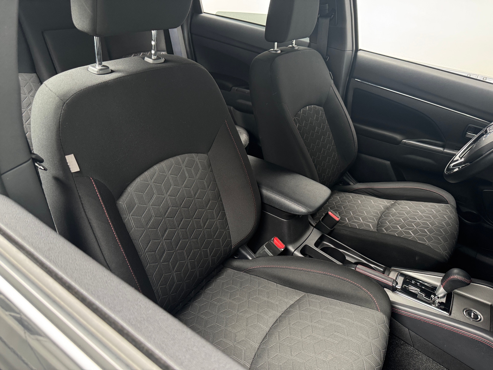 Thumbnail: 2021 Mitsubishi Outlander Sport - 2