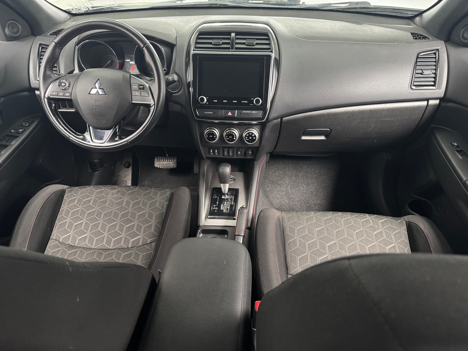 Thumbnail: 2021 Mitsubishi Outlander Sport - 3