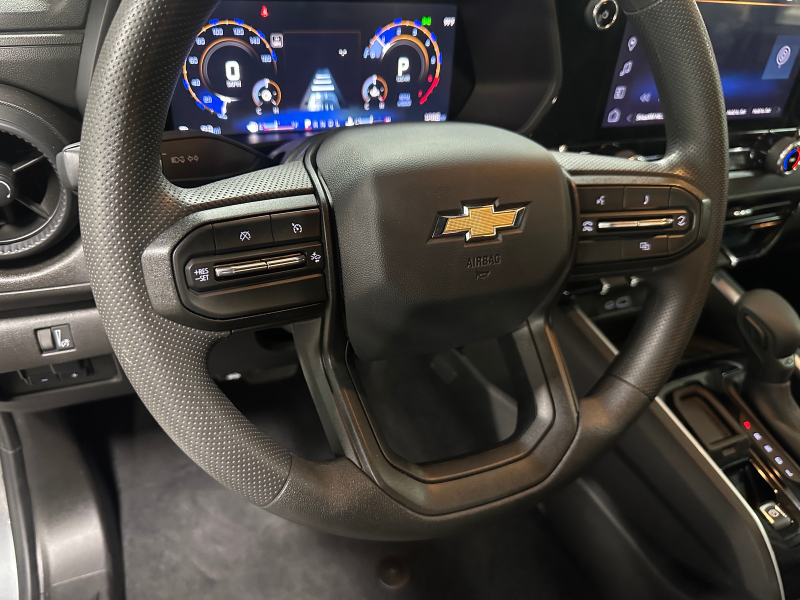 Thumbnail: 2024 Chevrolet Colorado - 5