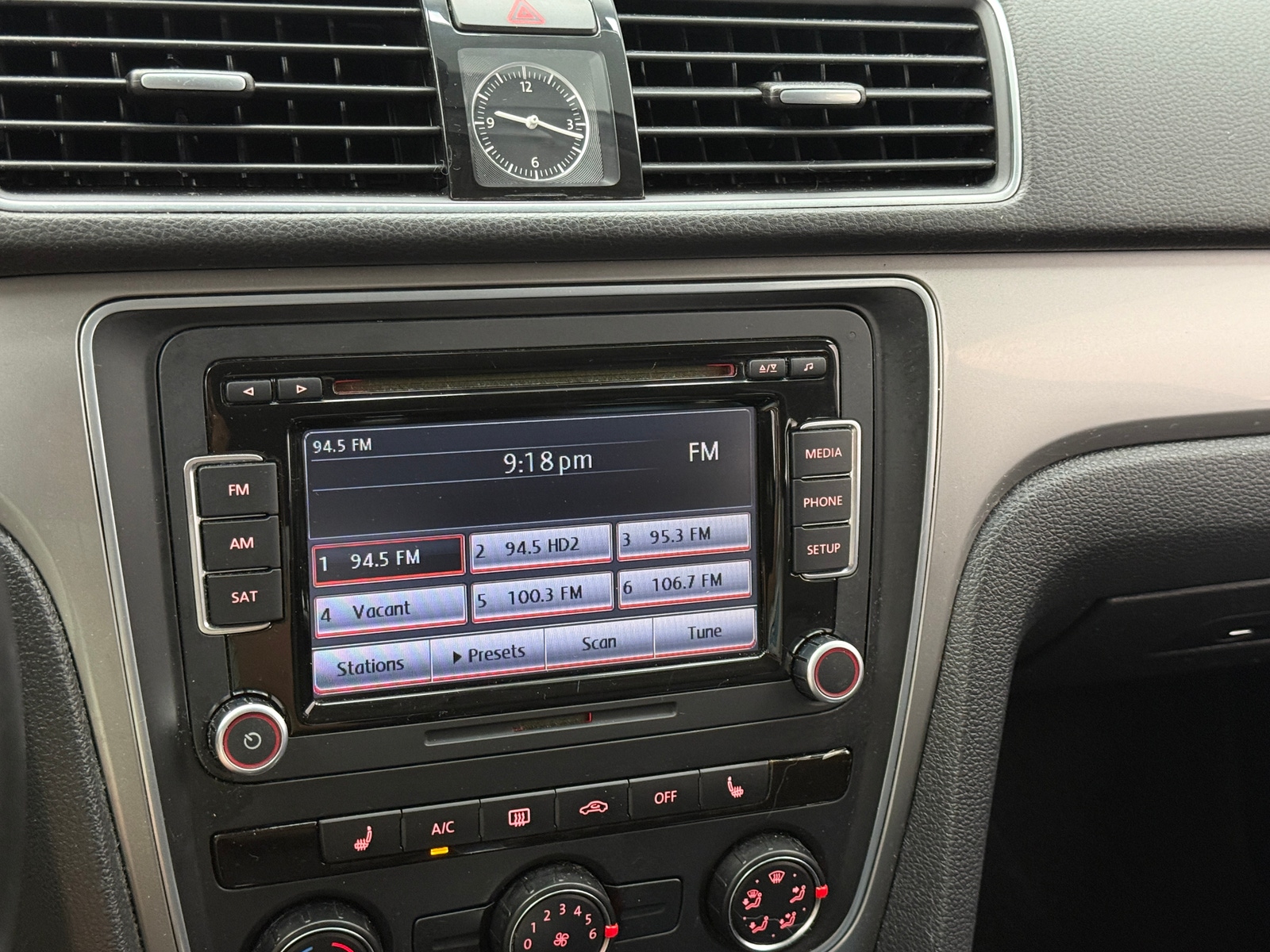 Thumbnail: 2015 Volkswagen Passat - 4