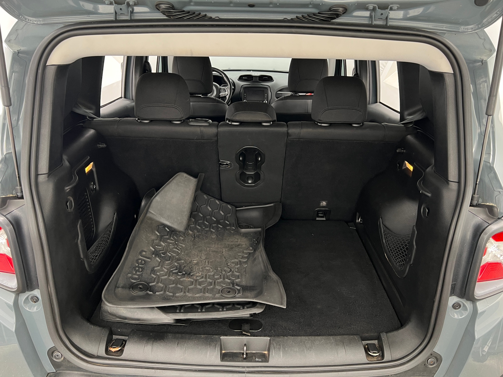 Thumbnail: 2016 Jeep Renegade - 7