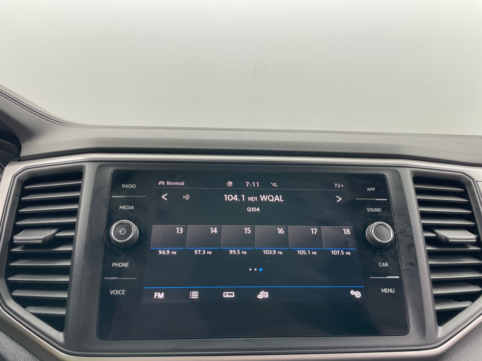 Thumbnail: 2020 Volkswagen Atlas - 3