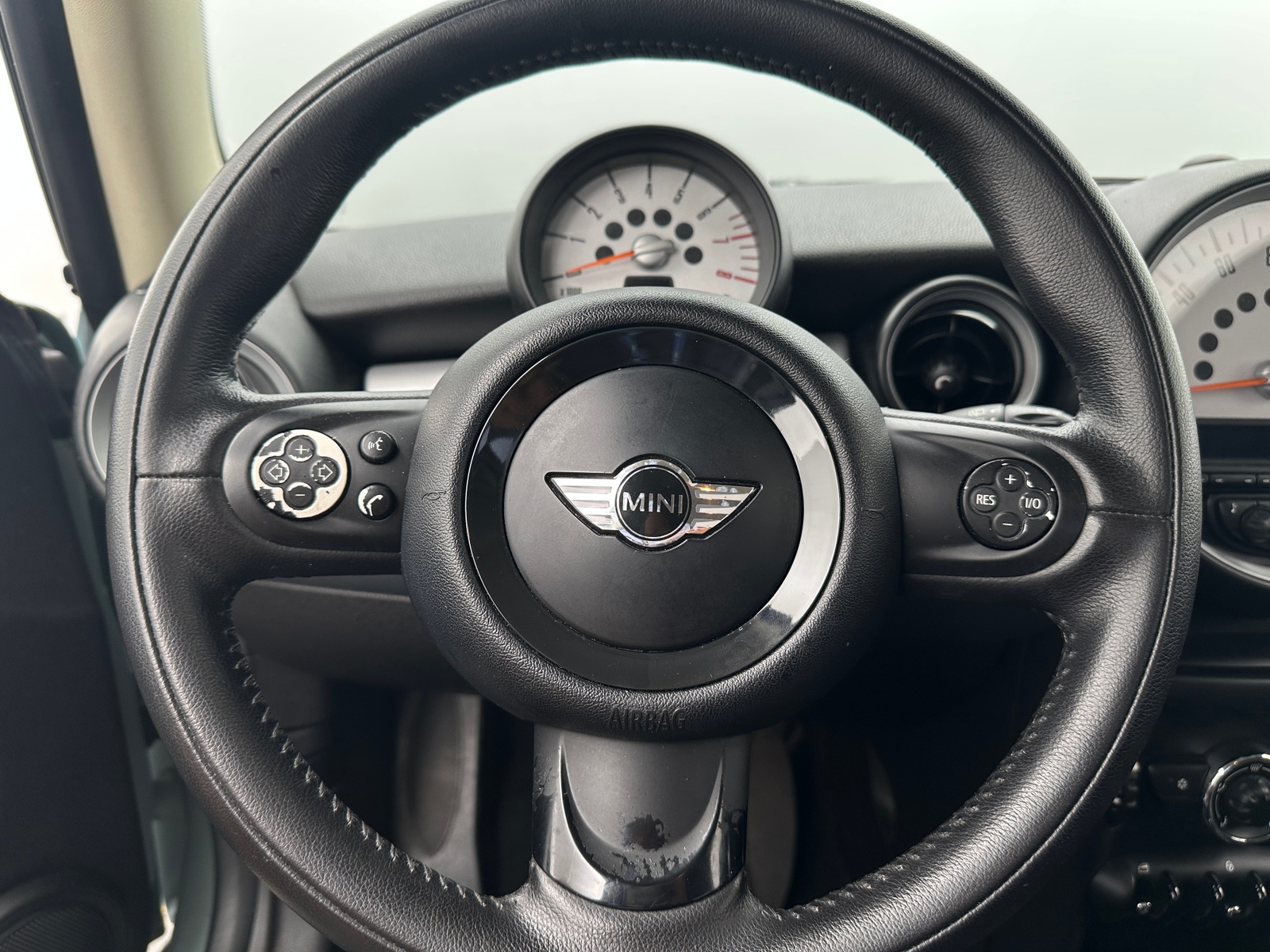 Thumbnail: 2012 MINI Cooper Hardtop - 4