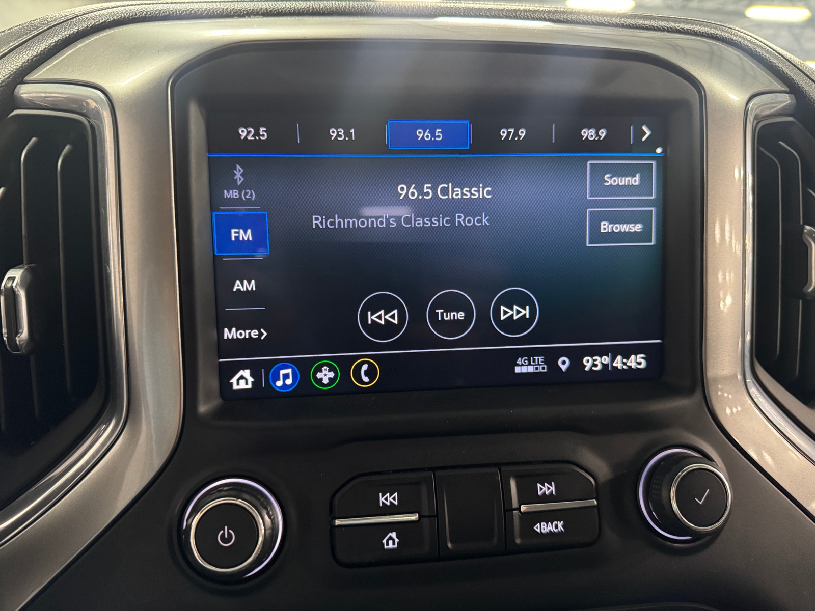 Thumbnail: 2019 Chevrolet Silverado 1500 - 4