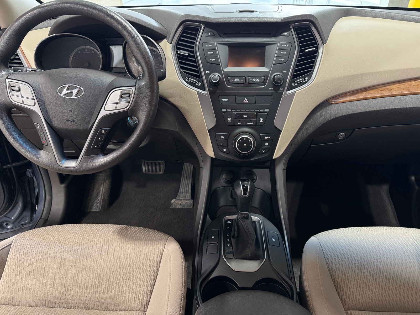 Thumbnail: 2016 Hyundai Santa Fe - 3