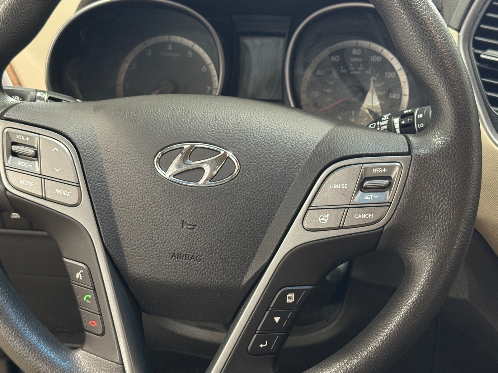 Thumbnail: 2016 Hyundai Santa Fe - 5
