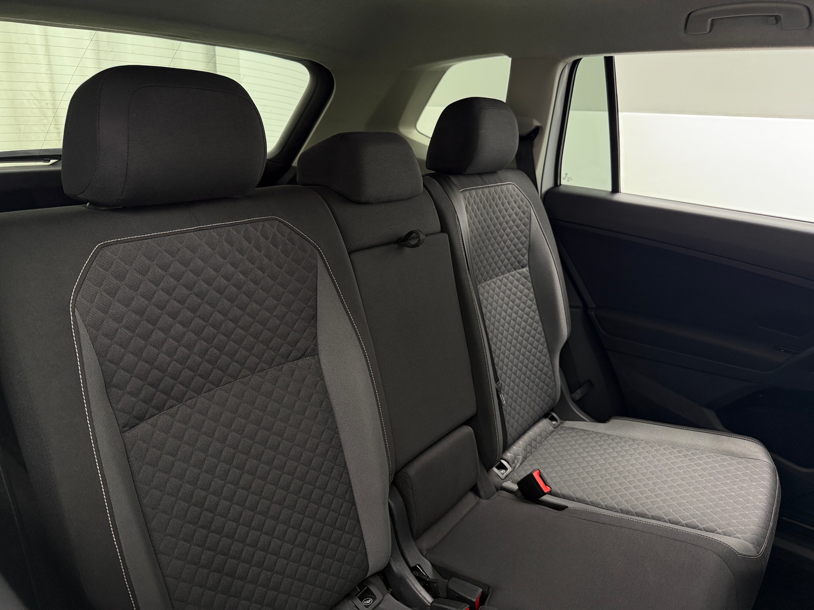 Thumbnail: 2021 Volkswagen Tiguan - 6