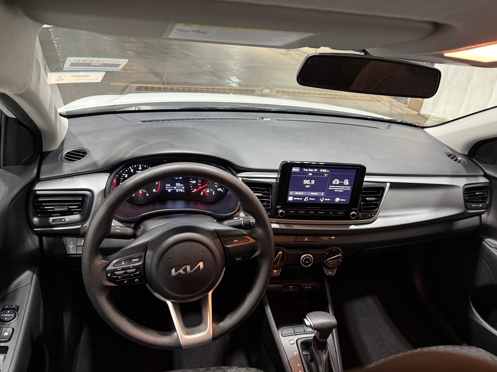 Thumbnail: 2023 Kia Rio - 3