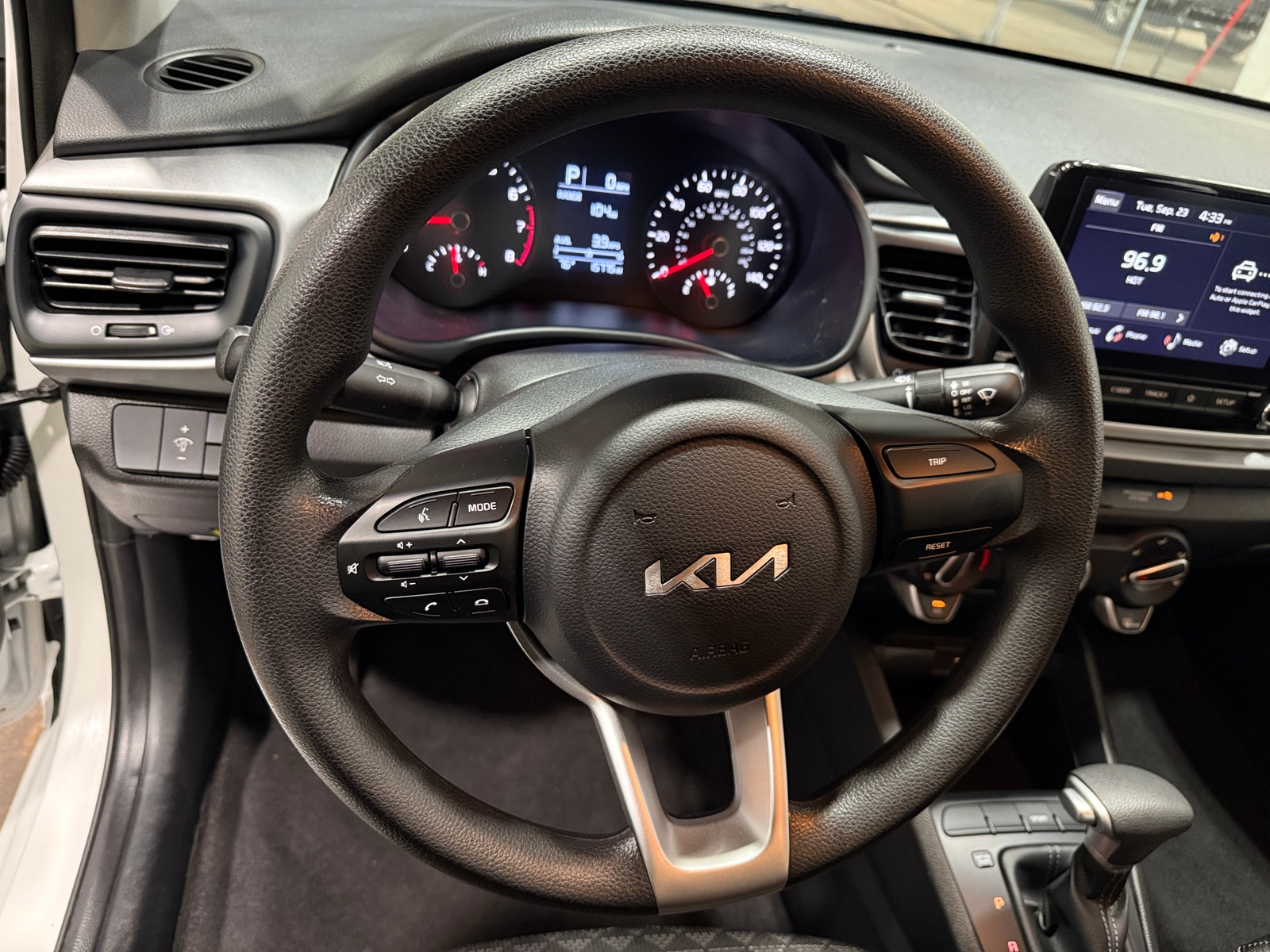 Thumbnail: 2023 Kia Rio - 5