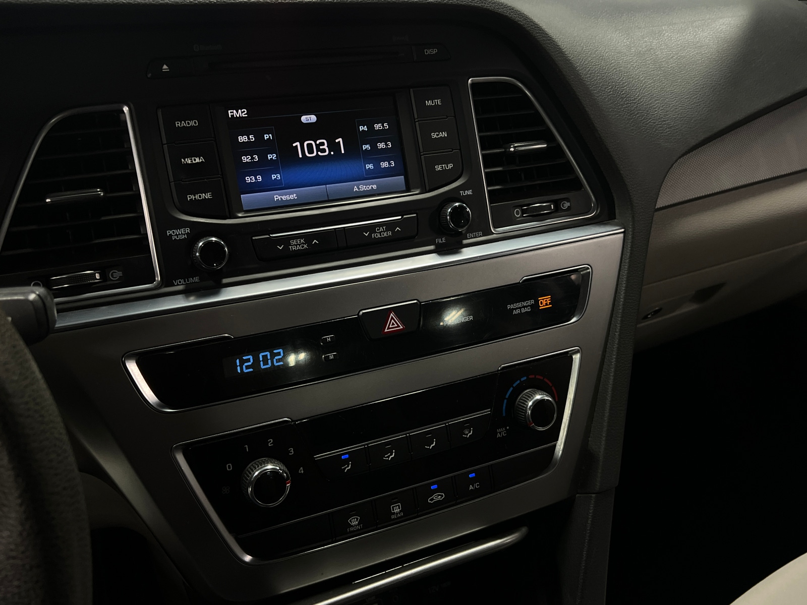 Thumbnail: 2015 Hyundai Sonata - 4