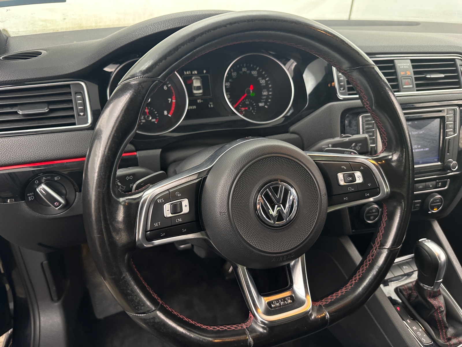 Thumbnail: 2017 Volkswagen Jetta - 4