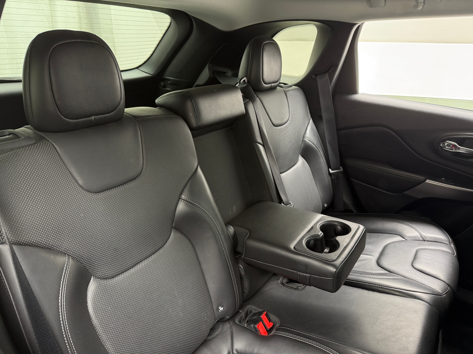 Thumbnail: 2019 Jeep Cherokee - 5
