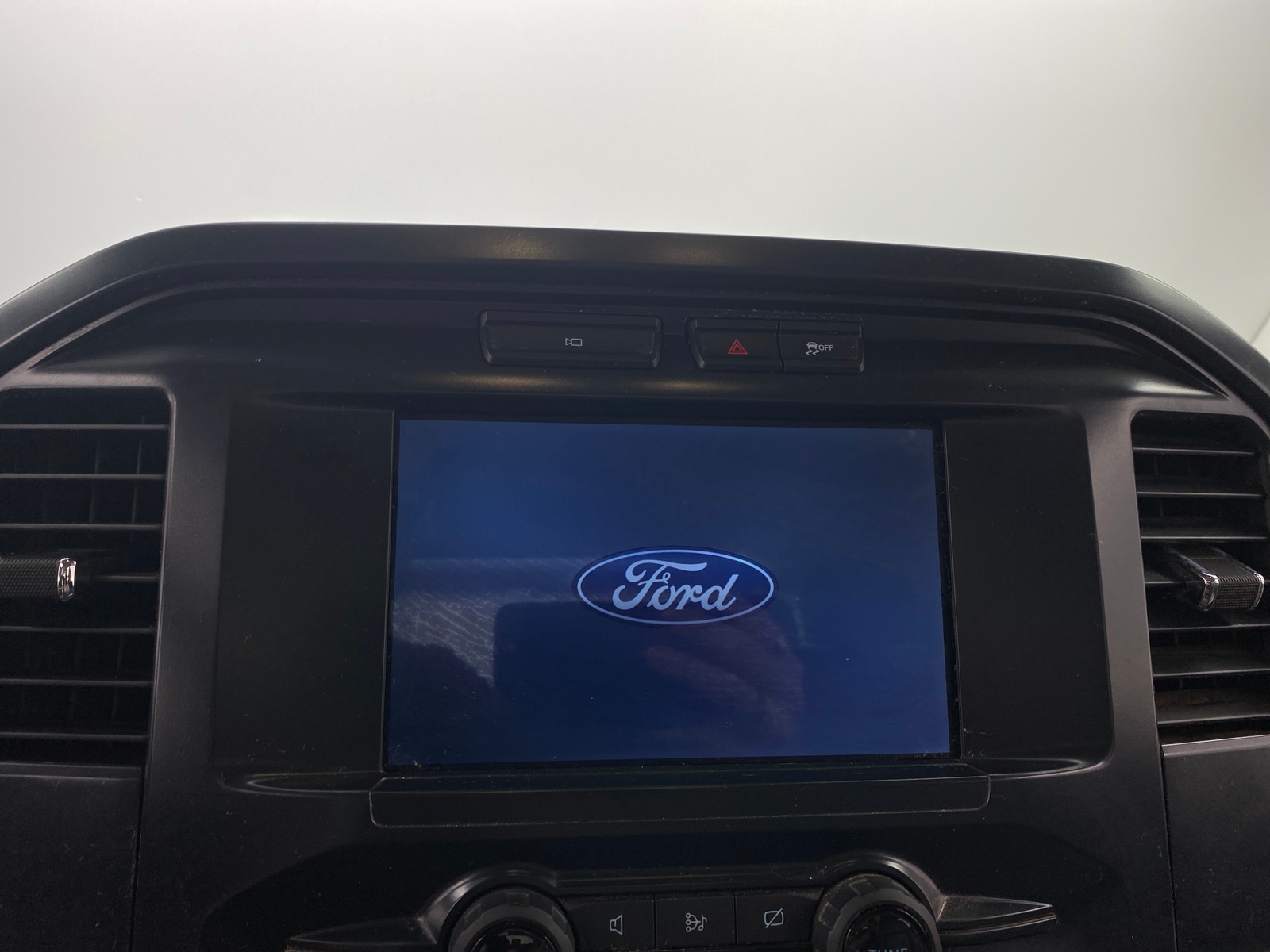 Thumbnail: 2022 Ford Econoline - 4