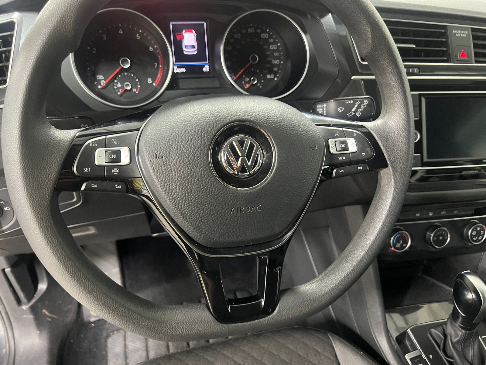 Thumbnail: 2021 Volkswagen Tiguan - 5