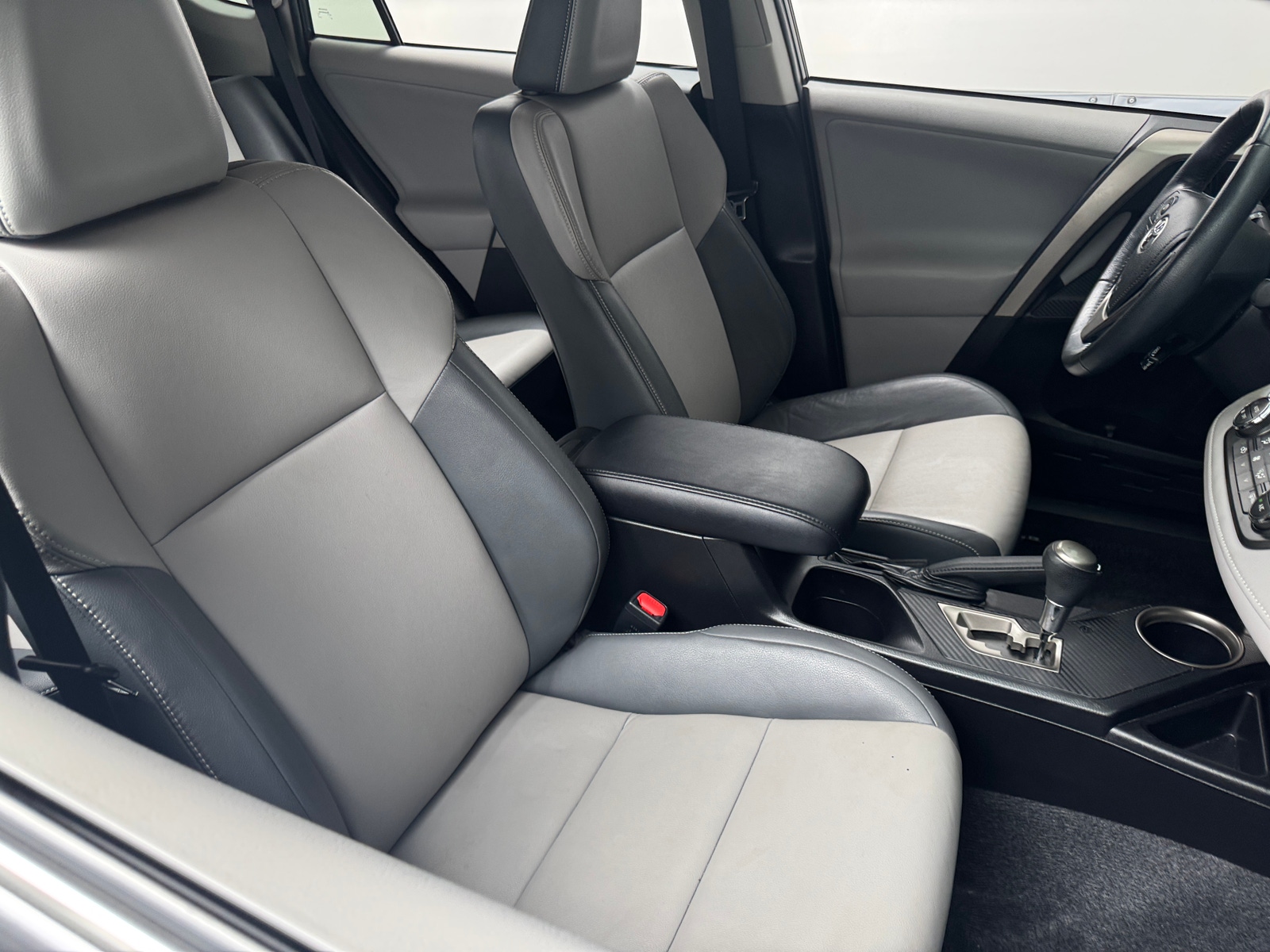 Thumbnail: 2013 Toyota RAV4 - 2