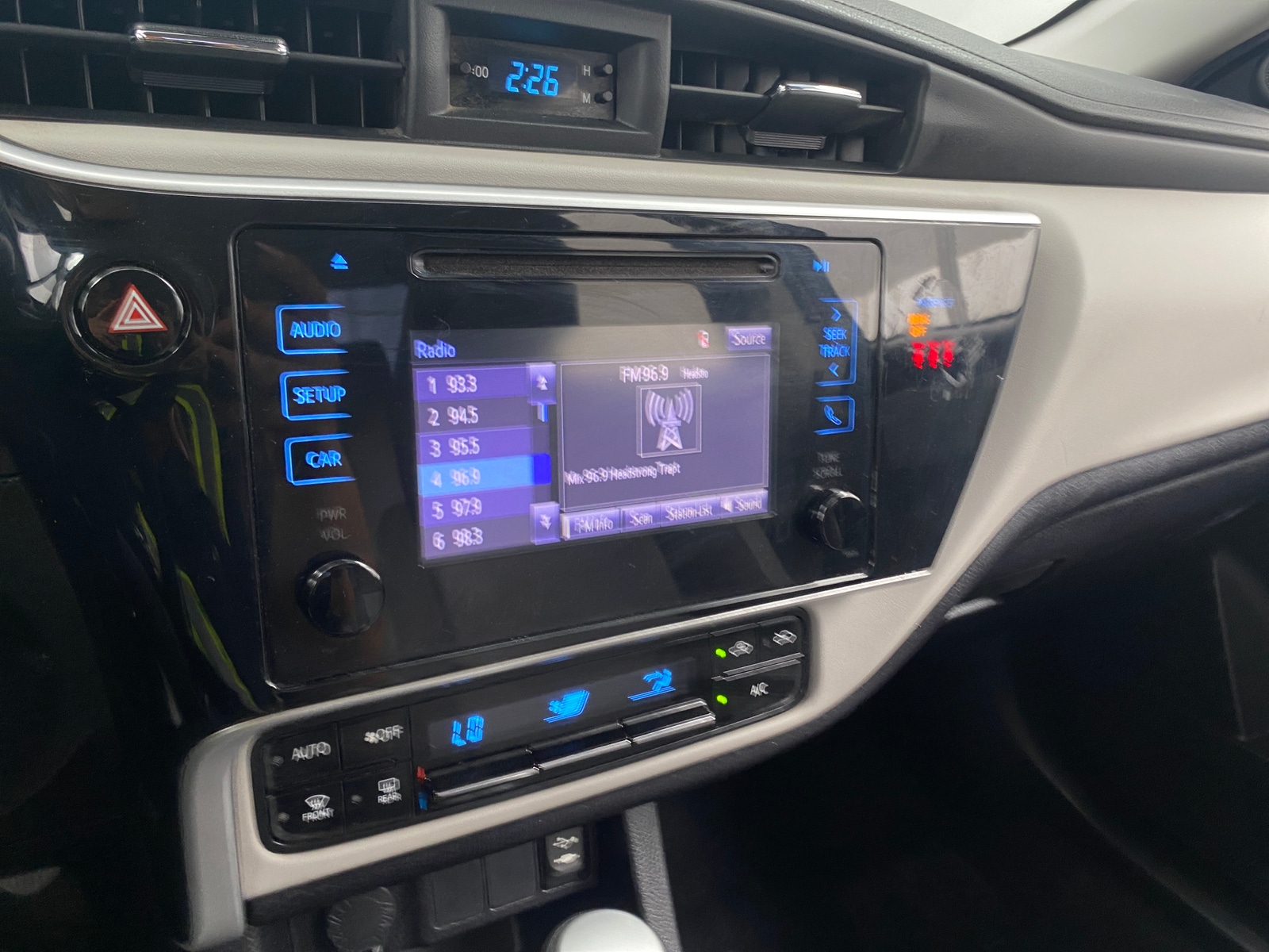 Thumbnail: 2019 Toyota Corolla - 4