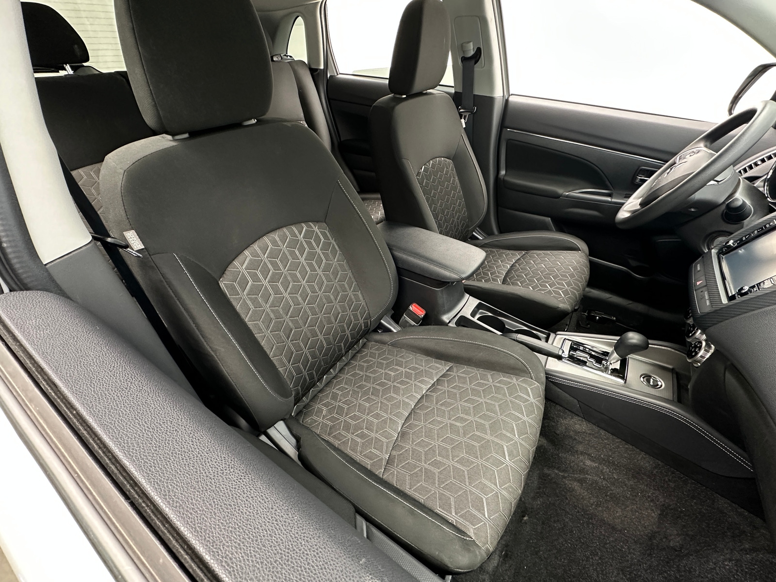 Thumbnail: 2024 Mitsubishi Outlander Sport - 2
