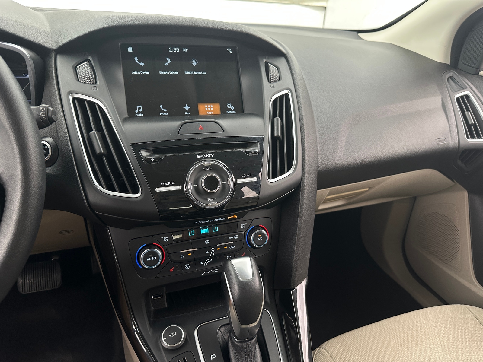 Thumbnail: 2016 Ford Focus - 4