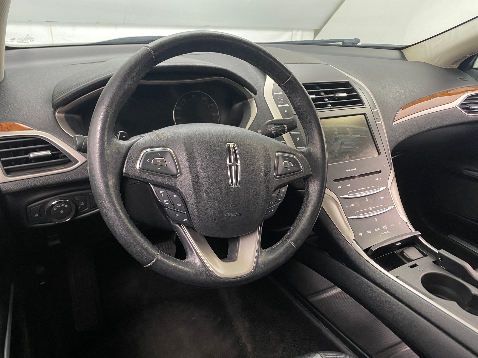 Thumbnail: 2016 Lincoln MKZ - 4