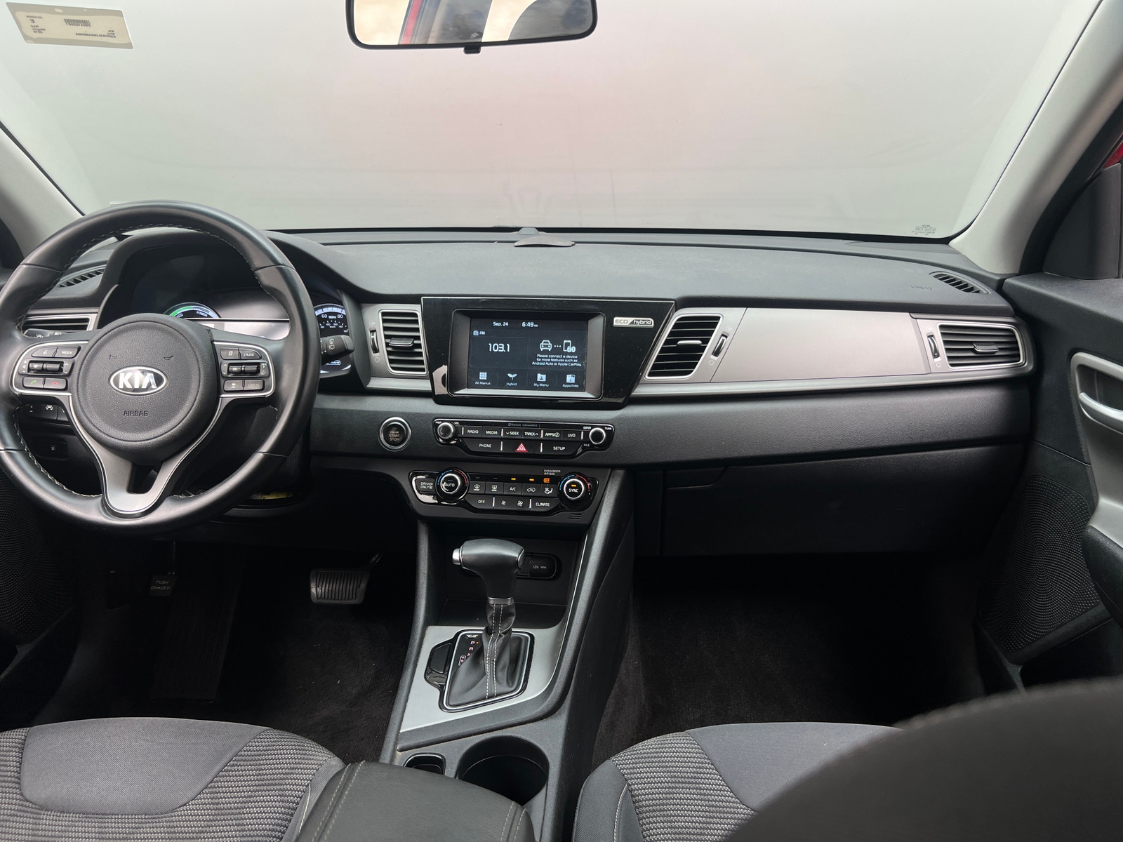 Thumbnail: 2019 Kia Niro - 3