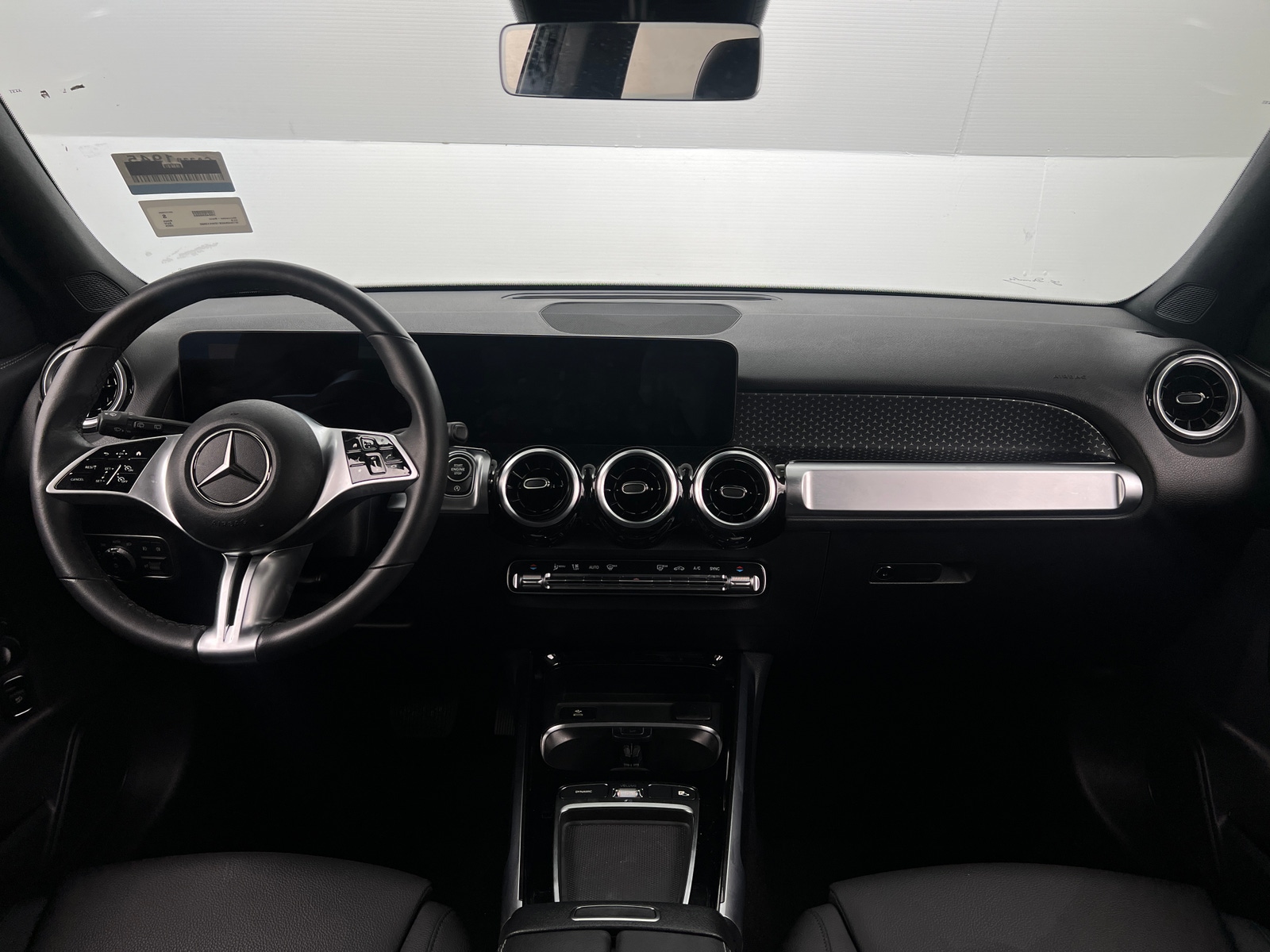 Thumbnail: 2025 Mercedes-Benz GLB - 2