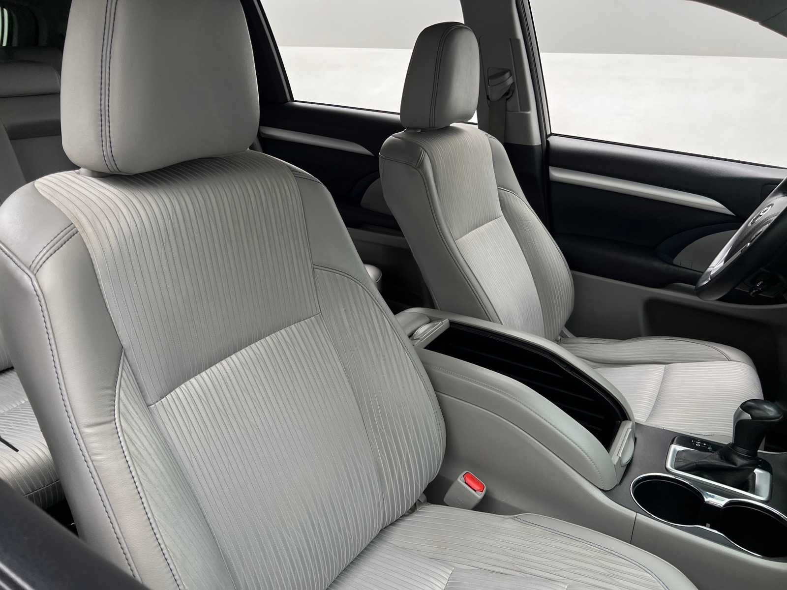 Thumbnail: 2016 Toyota Highlander - 2