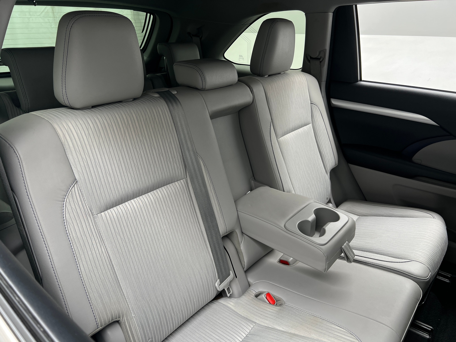 Thumbnail: 2016 Toyota Highlander - 6