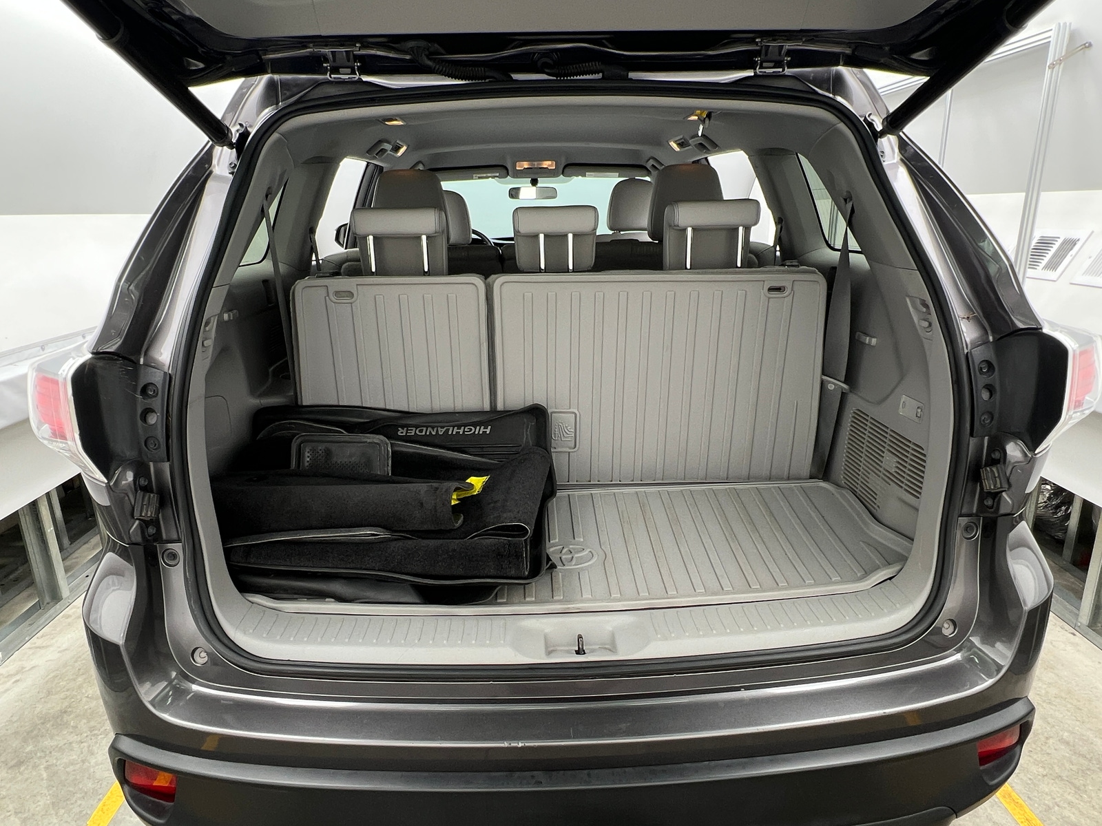 Thumbnail: 2016 Toyota Highlander - 7