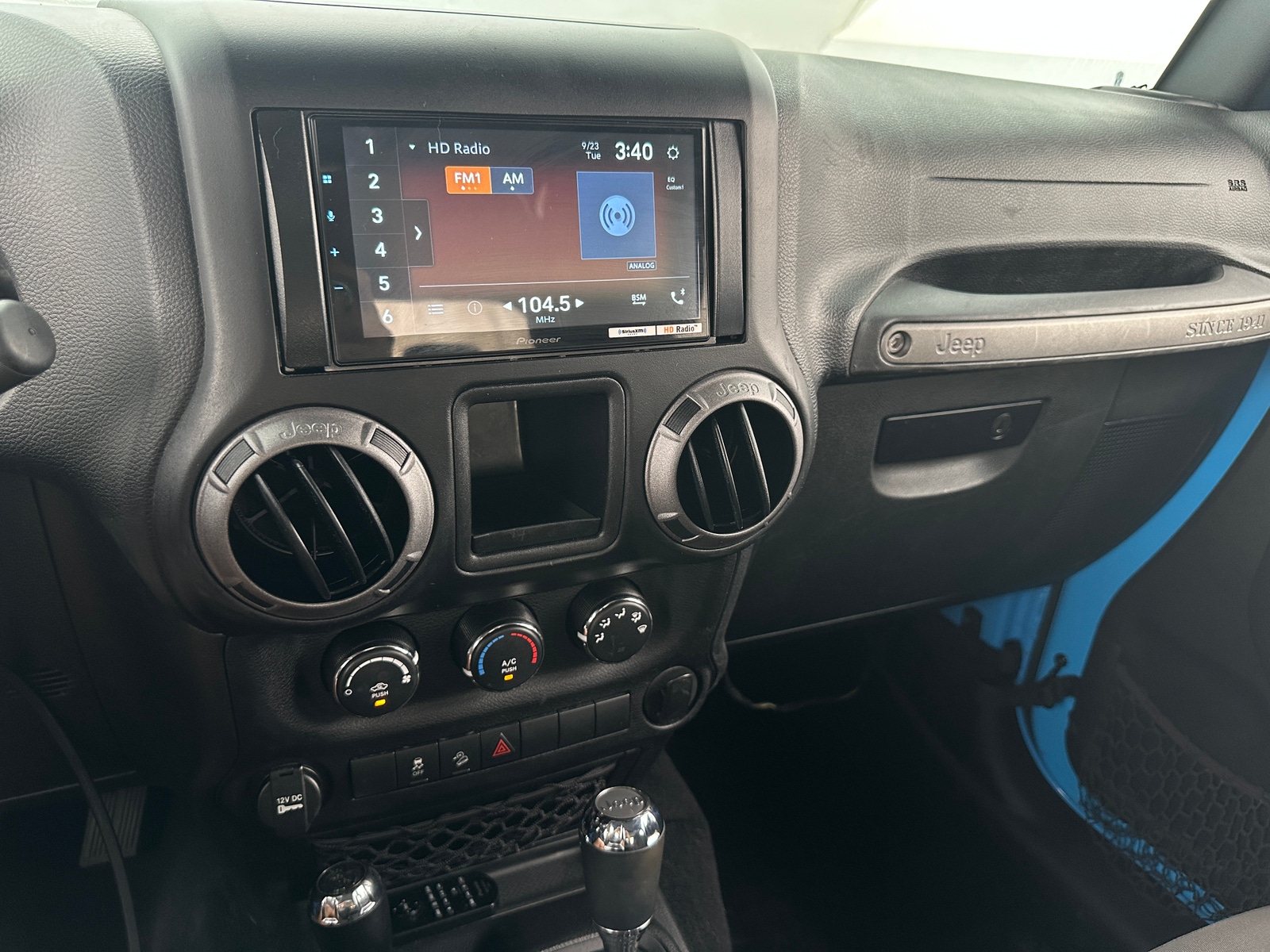 Thumbnail: 2017 Jeep Wrangler - 4