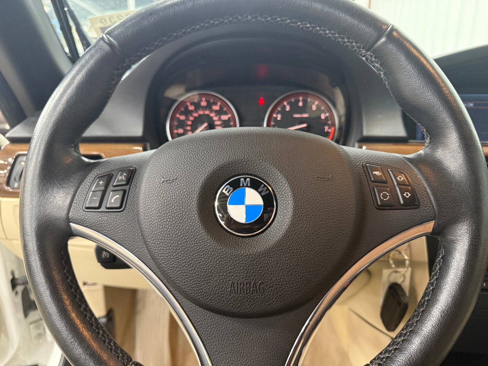 Thumbnail: 2013 BMW 3 Series - 4