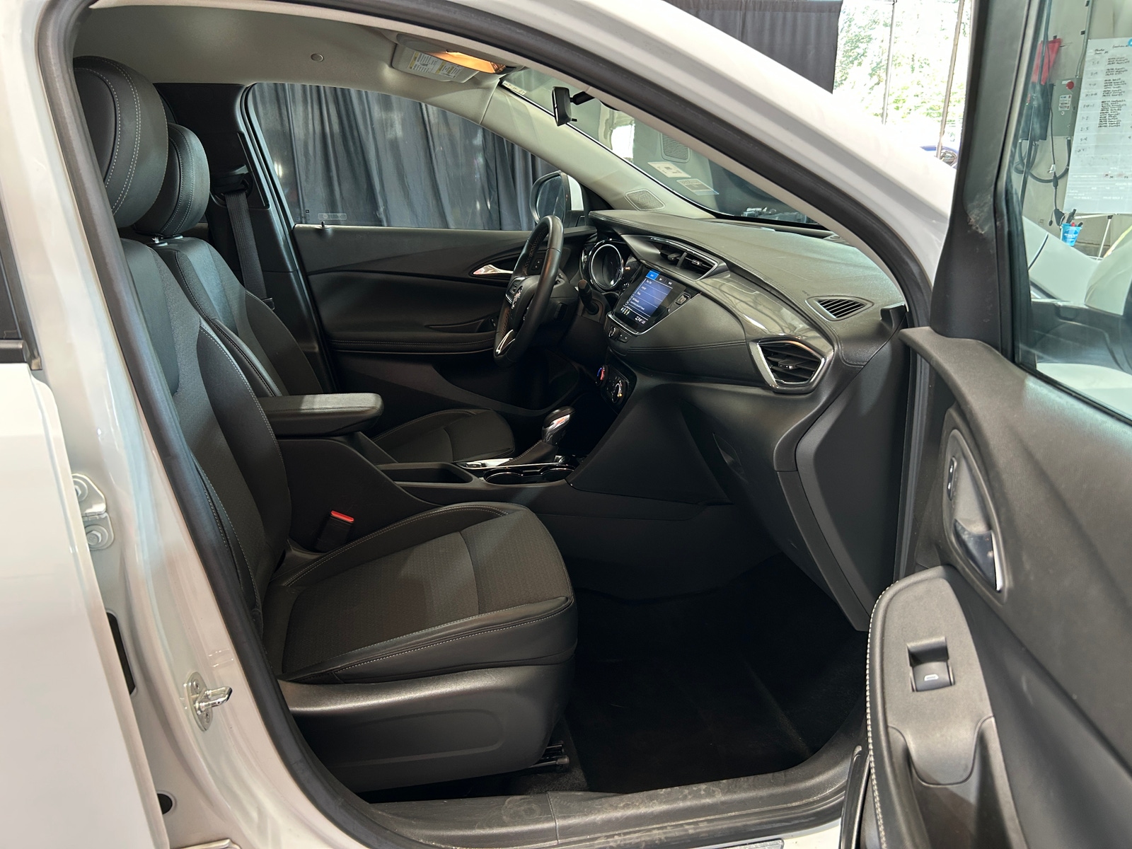 Thumbnail: 2022 Buick Encore GX - 2