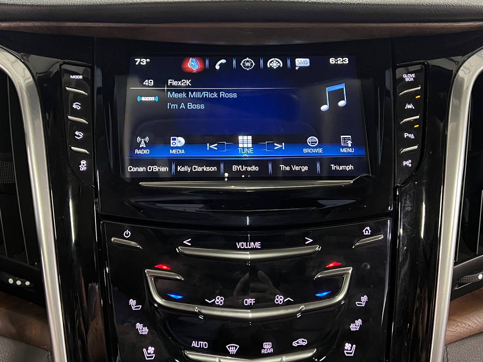 Thumbnail: 2020 Cadillac Escalade - 3