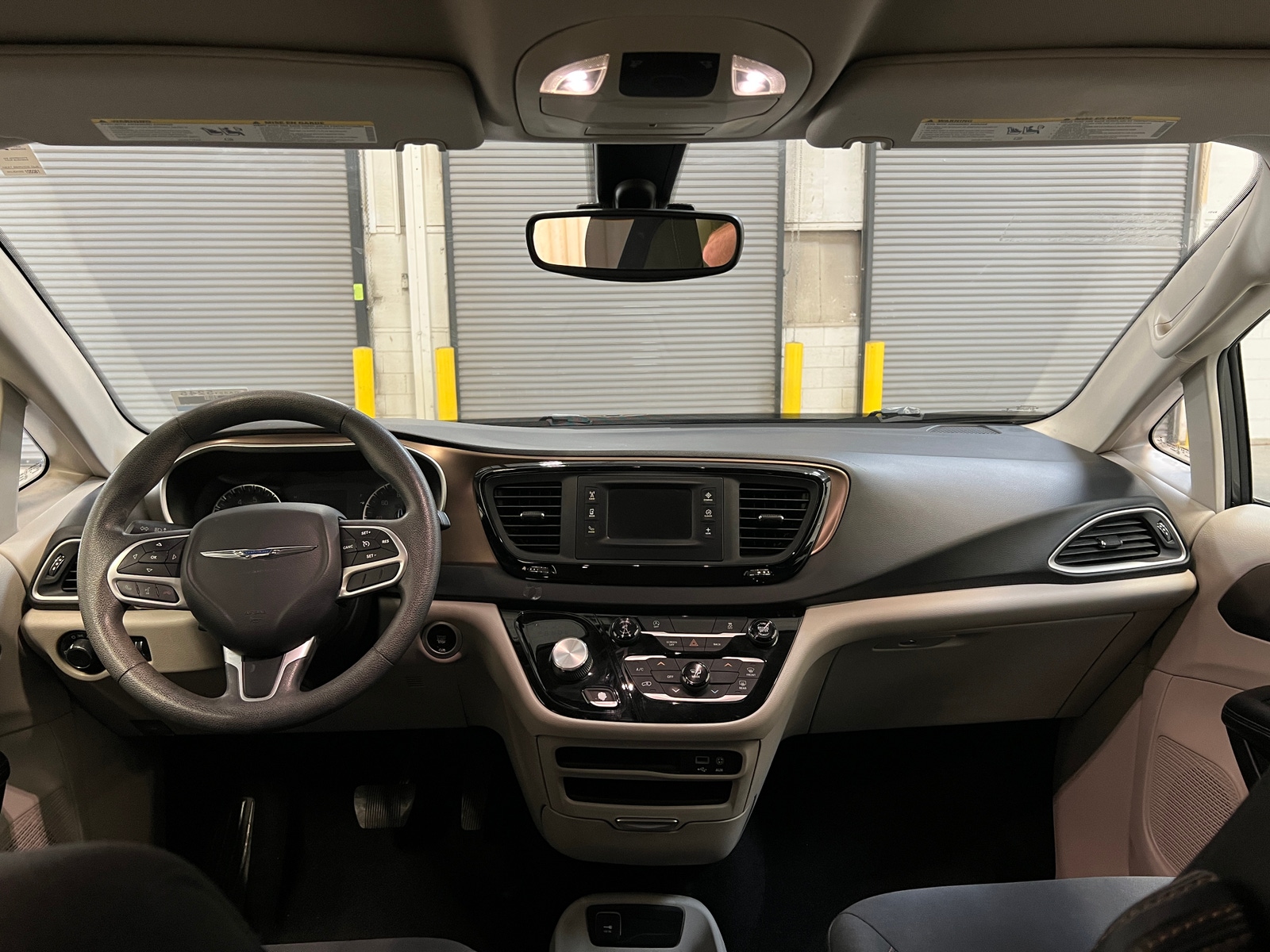 Thumbnail: 2017 Chrysler Pacifica - 3