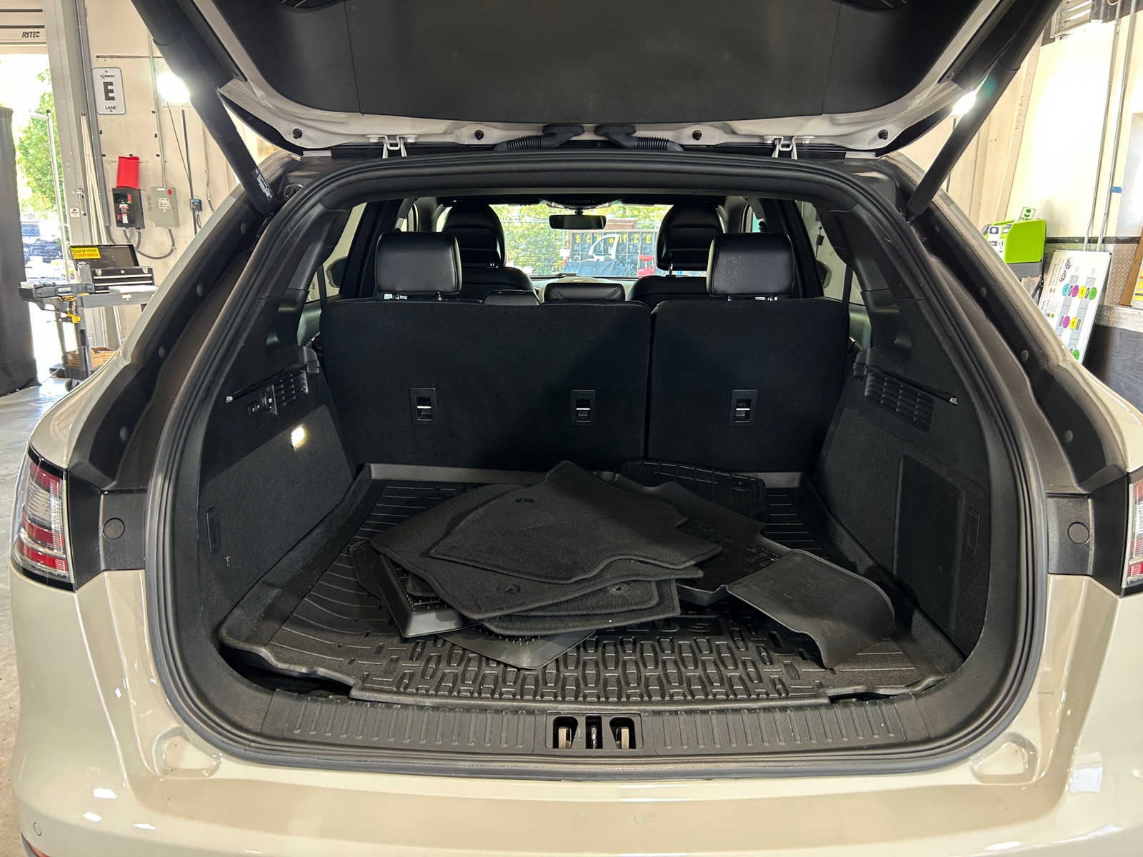 Thumbnail: 2019 Lincoln Nautilus - 6