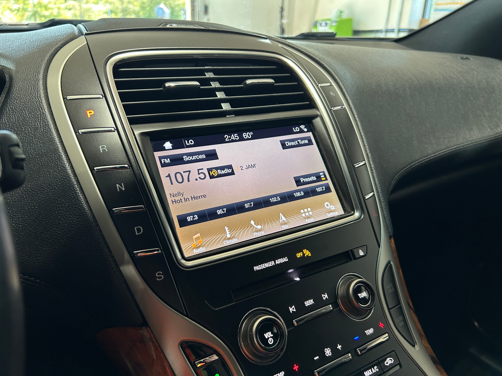 Thumbnail: 2019 Lincoln Nautilus - 3