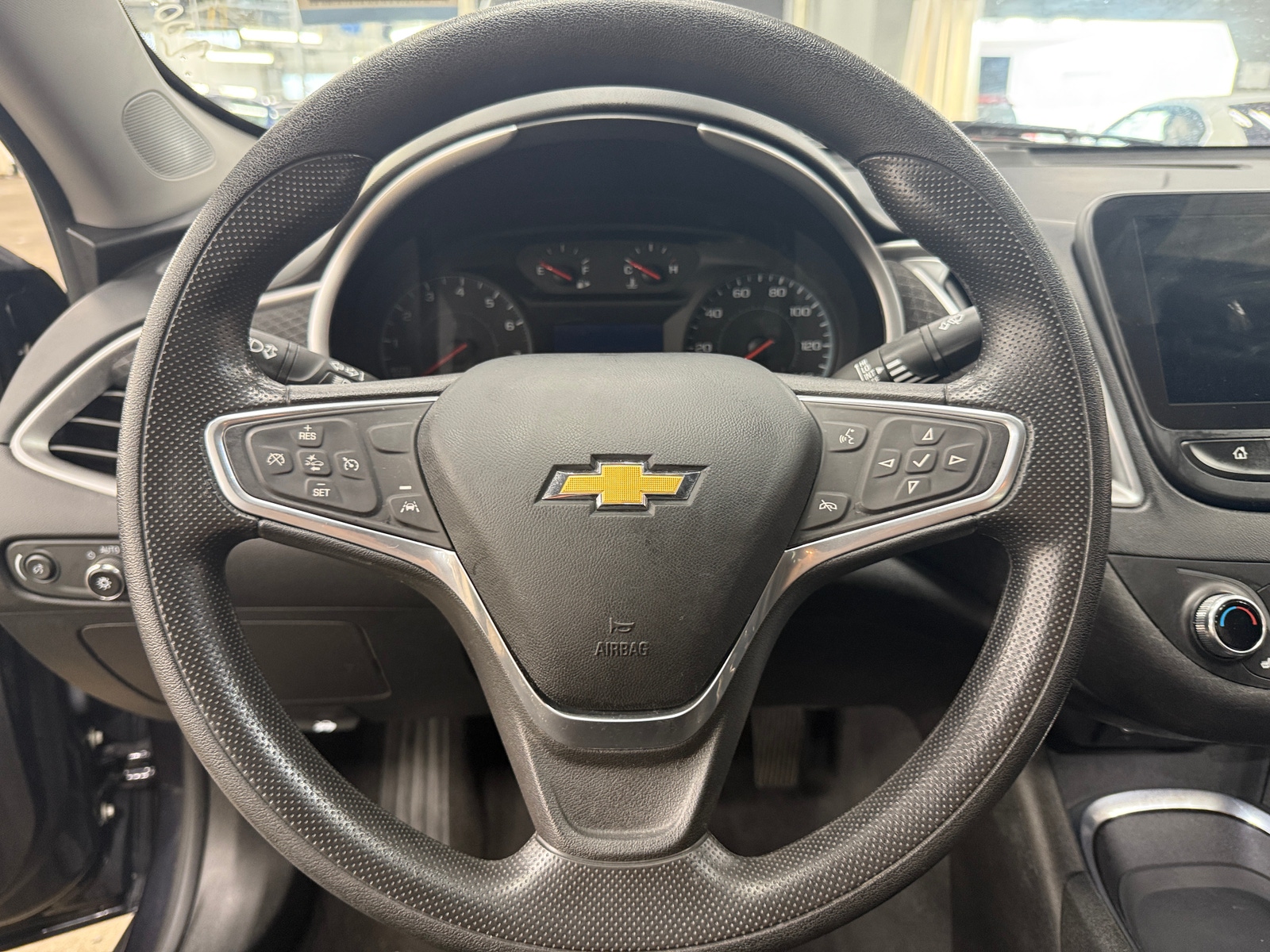 Thumbnail: 2023 Chevrolet Malibu - 5